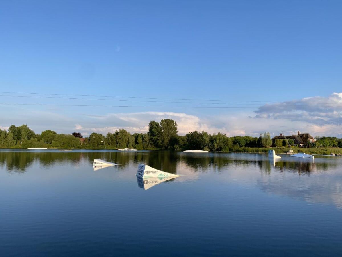 Ferienhaus Ella Am See Aurich Bagian luar foto