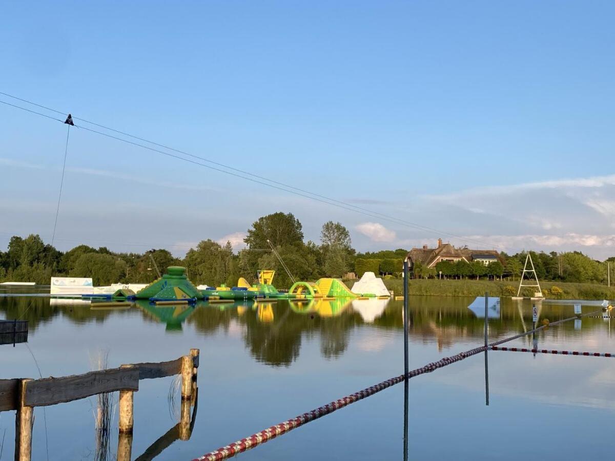 Ferienhaus Ella Am See Aurich Bagian luar foto