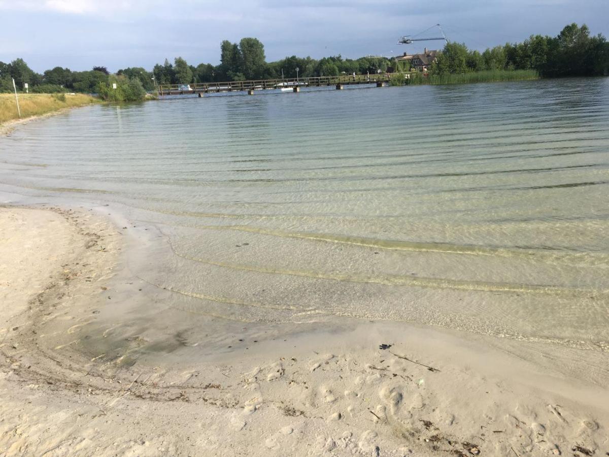 Ferienhaus Ella Am See Aurich Bagian luar foto